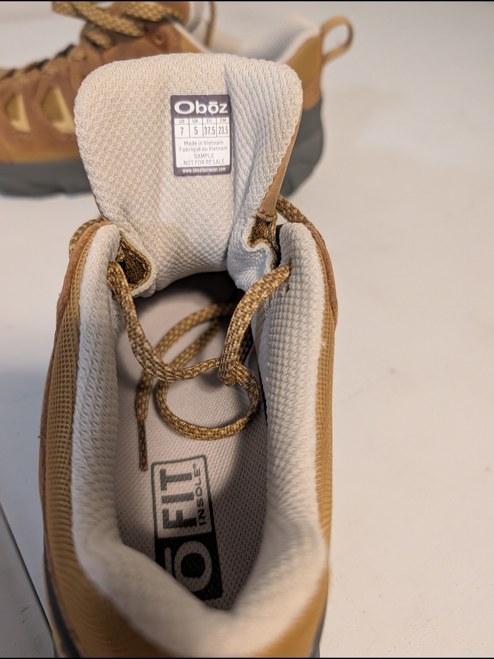 Women 7 Tan Hiking Shoes- Lightweight Comfort